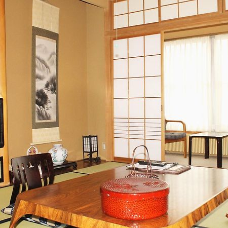 Отель Echigo Yuzawa Onsen Sakura Tei Экстерьер фото
