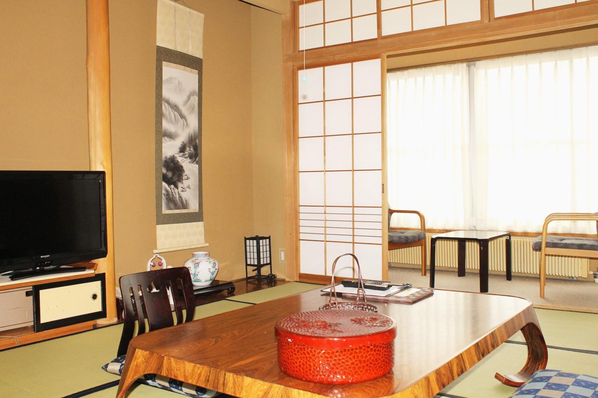 Отель Echigo Yuzawa Onsen Sakura Tei Экстерьер фото