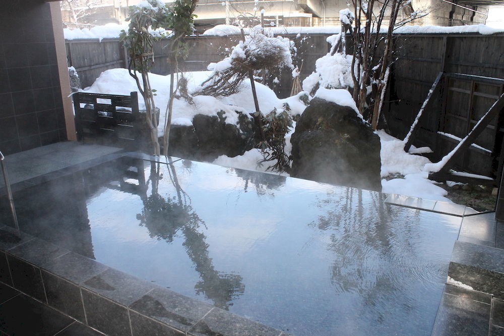Отель Echigo Yuzawa Onsen Sakura Tei Экстерьер фото